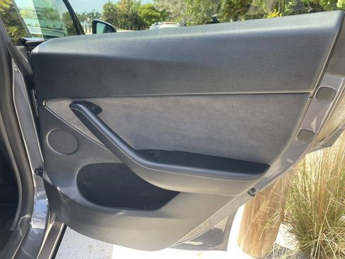 Used 2023 Tesla Model Y AWD image 21