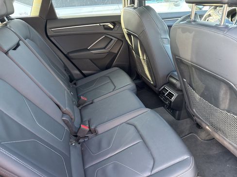 Used 2022 Audi Q3 2.0T Premium Plus image 5