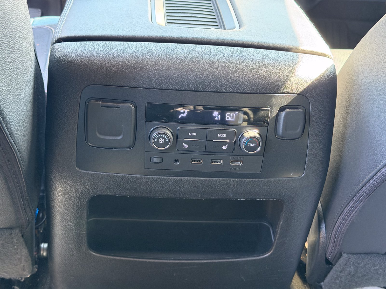 Used 2017 GMC Yukon SLT w/ Open Road Package RWD image 16