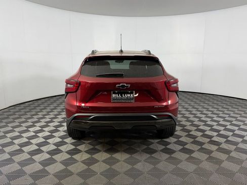 Used 2024 Chevrolet Trax ACTIV w/ Sunroof Package image 8