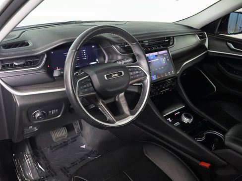 Used 2022 Jeep Grand Cherokee Limited w/ Luxury Tech Group II AWD/4WD image 7