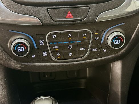 Used 2018 Chevrolet Equinox LT w/ Sun & Infotainment Package image 24