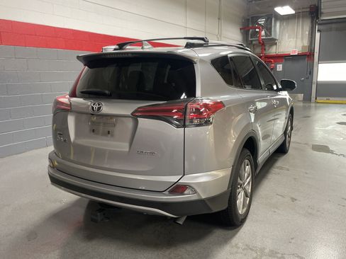 Used 2018 Toyota RAV4 Limited FWD image 11