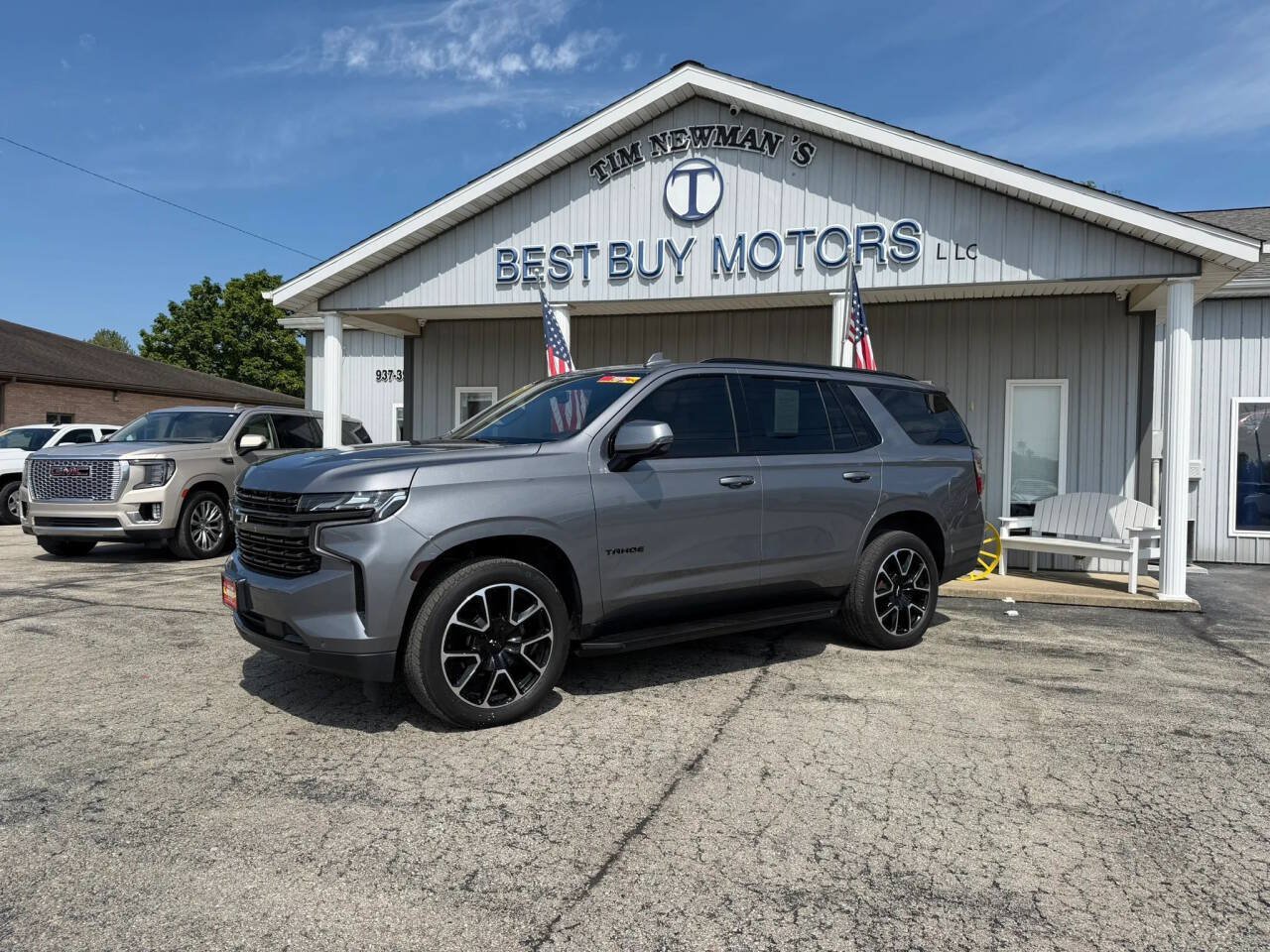 Used 2021 Chevrolet Tahoe RST w/ Luxury Package AWD/4WD image 1