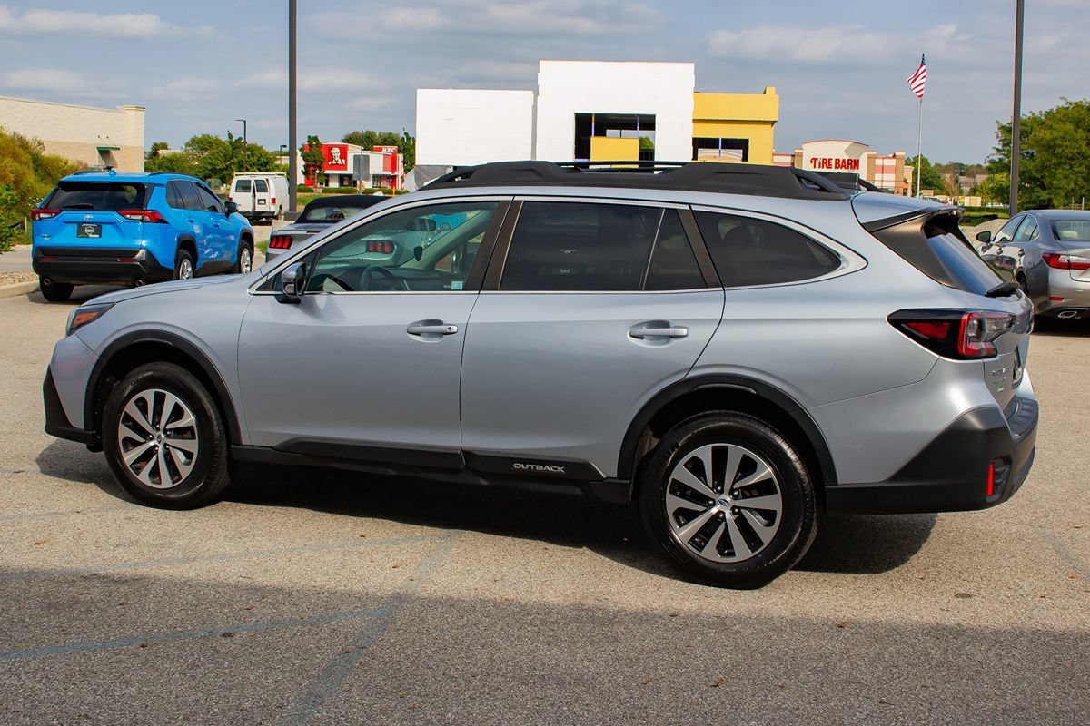 Used 2022 Subaru Outback Premium AWD/4WD image 6