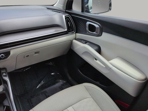 Certified 2025 Kia Sorento S w/ Panoramic Sunroof Package FWD image 21