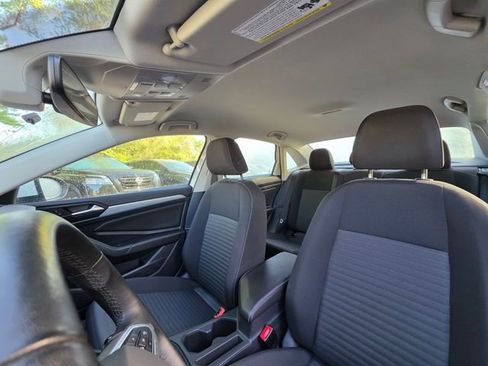 Used 2025 Volkswagen Jetta S image 12