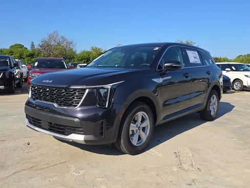 New 2026 Kia Sorento LX FWD image 4