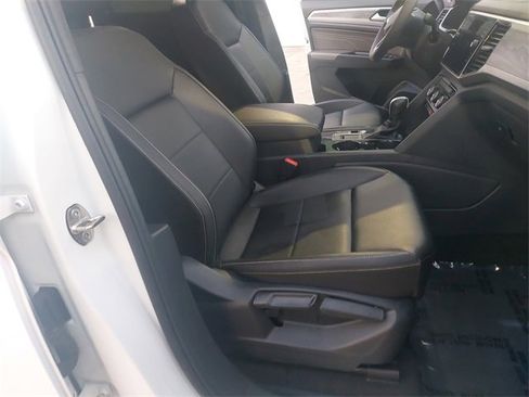 Used 2023 Volkswagen Atlas Cross Sport SE image 10