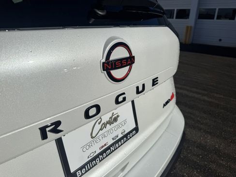 New 2026 Nissan Rogue SV AWD/4WD image 11