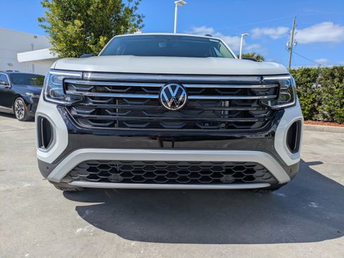 New 2026 Volkswagen Atlas Peak Edition AWD/4WD image 9