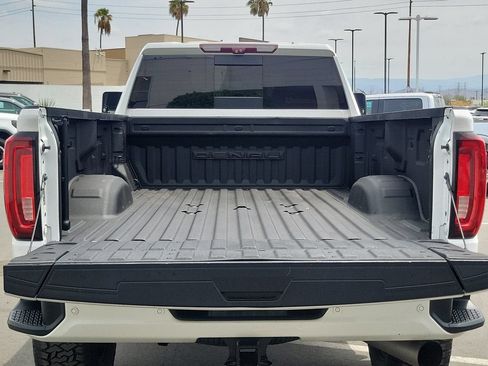 Used 2020 GMC Sierra 3500 Denali w/ Denali Ultimate Package AWD/4WD image 8