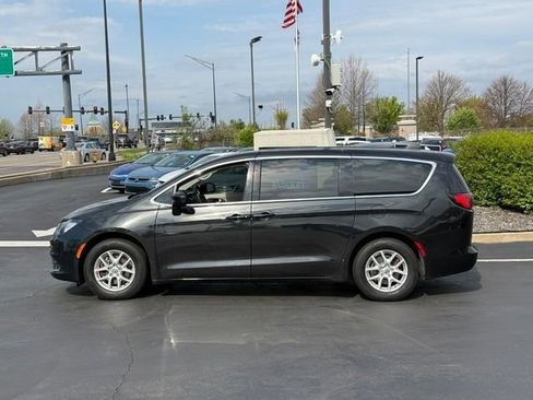 Used 2023 Chrysler Voyager LX FWD image 2