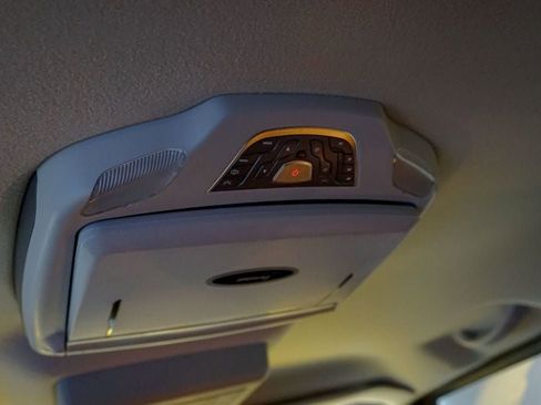 Used 2005 HUMMER H2 w/ Preferred Equipment Group image 51