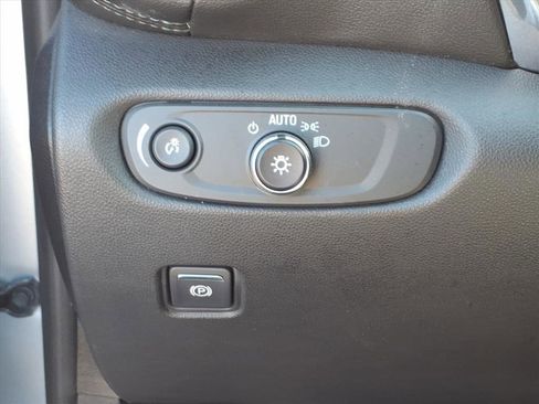 Used 2020 Chevrolet Blazer LT image 23