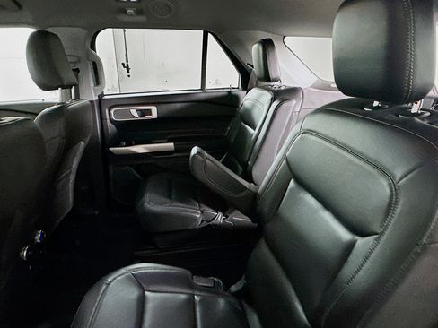 Used 2022 Ford Explorer XLT w/ Equipment Group 202A image 27