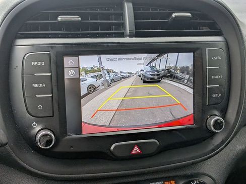 Used 2023 Kia Soul LX w/ LX Technology Package FWD image 18