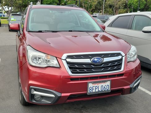 Used 2018 Subaru Forester 2.5i Premium AWD/4WD image 2