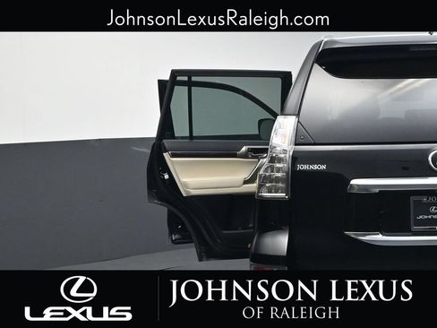 Used 2021 Lexus GX 460 Luxury w/ Accessory Package AWD/4WD image 34