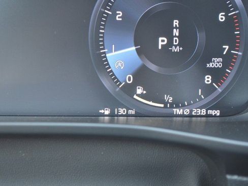 Used 2022 Volvo XC40 T5 R-Design w/ Climate Package image 23