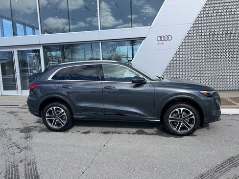 Used 2025 Audi Q5 Premium Plus w/ Premium Plus image 15