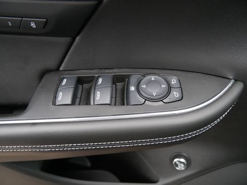 Used 2021 Buick Envision Essence w/ Technology Package I image 20