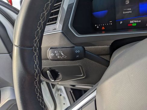 Certified 2022 Volkswagen Tiguan SE w/ Panoramic Sunroof Package image 29