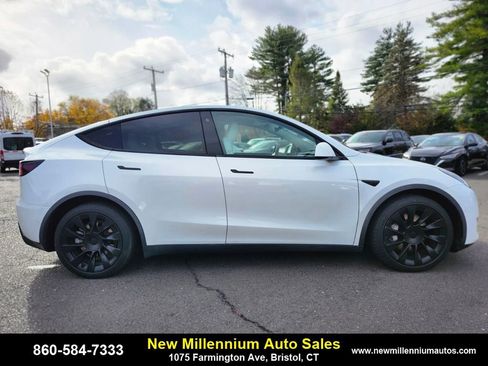 Used 2021 Tesla Model Y Long Range image 6