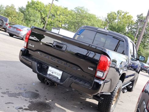 Used 2023 Toyota Tacoma SR AWD/4WD image 7