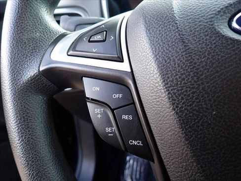 Used 2014 Ford Fusion SE FWD image 17