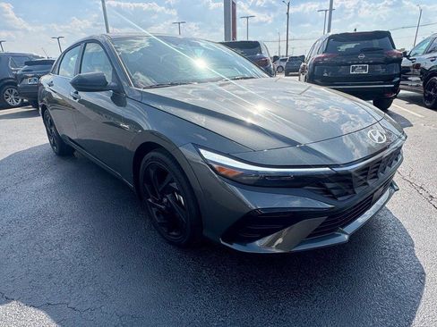 New 2026 Hyundai Elantra SEL Sport FWD image 7