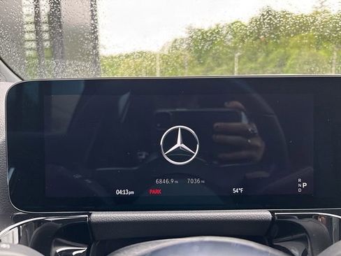 Certified 2025 Mercedes-Benz GLA 250 4MATIC image 38