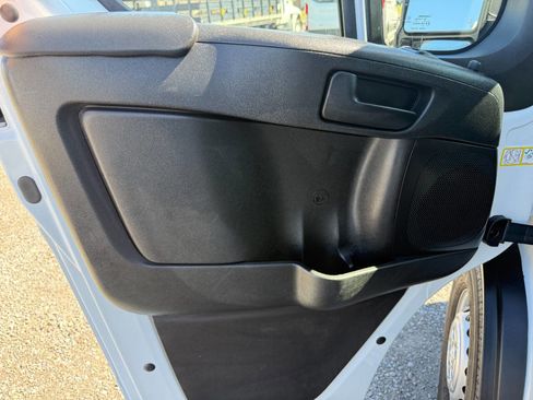 Used 2024 RAM ProMaster 2500 w/ Convenience Group image 26