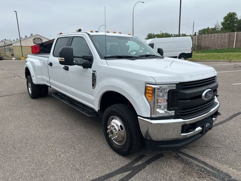 Used 2017 Ford F350 XL w/ Power Equipment Group AWD/4WD image 7