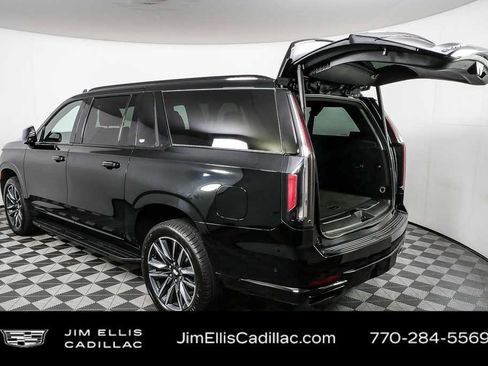 Used 2024 Cadillac Escalade ESV Sport image 37