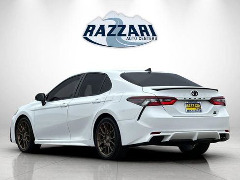 Used 2023 Toyota Camry SE image 5