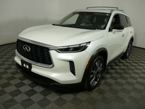 Used 2024 INFINITI QX60 Luxe AWD/4WD image 3