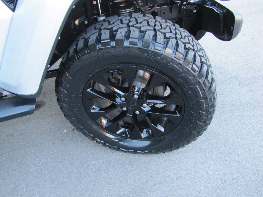 Used 2022 Jeep Wrangler Unlimited Sahara w/ Safety Group AWD/4WD image 22