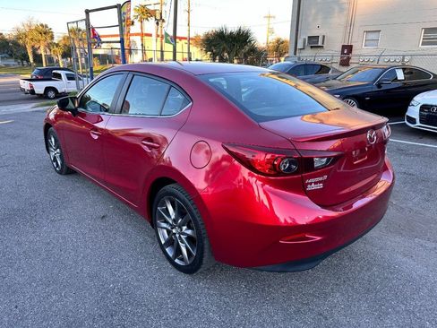 Used 2018 MAZDA MAZDA3 Touring FWD image 4