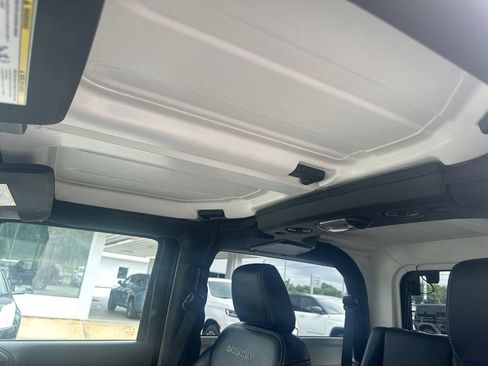 Used 2018 Jeep Wrangler Sahara w/ Connectivity Group AWD/4WD image 25