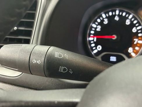 Used 2018 Jeep Renegade Limited w/ UConnect 8.4 Nav Group AWD/4WD image 19