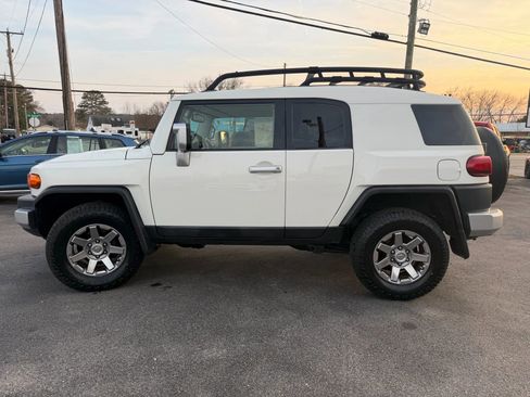 Used 2014 Toyota FJ Cruiser 4WD w/ Upgrade Package image 6