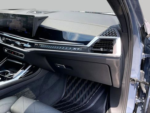 Certified 2024 BMW X7 xDrive40i w/ Executive Package AWD/4WD image 19