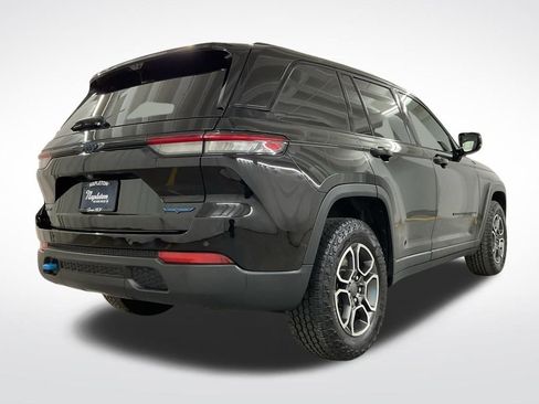 Used 2023 Jeep Grand Cherokee Trailhawk w/ Luxury Tech Group III image 3