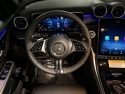 New 2026 Mercedes-Benz GLC 300 image 13
