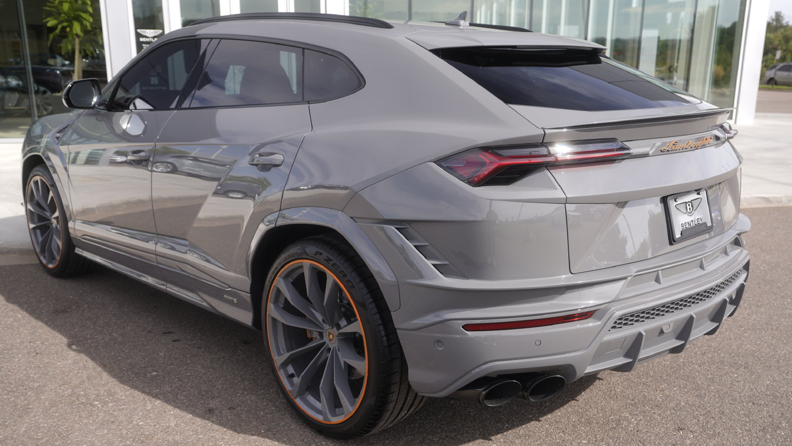 Used 2024 Lamborghini Urus S AWD/4WD image 9