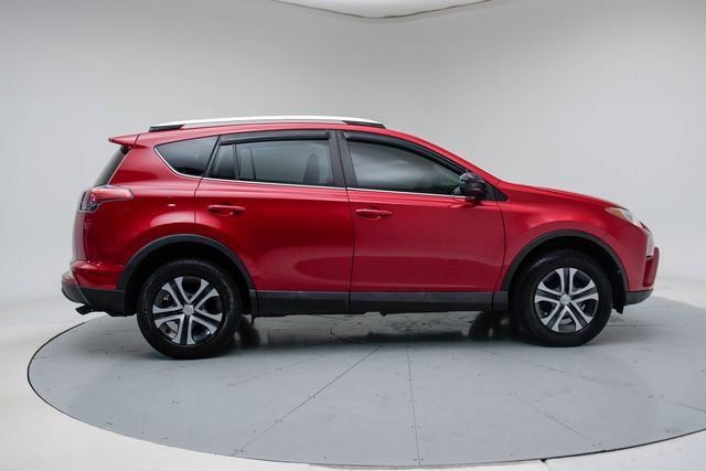 Used 2016 Toyota RAV4 LE AWD/4WD image 10