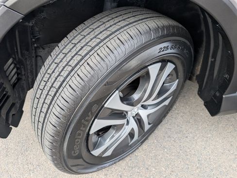 Used 2018 Toyota RAV4 LE image 21