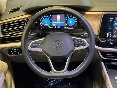 Certified 2024 Volkswagen Atlas SE image 20