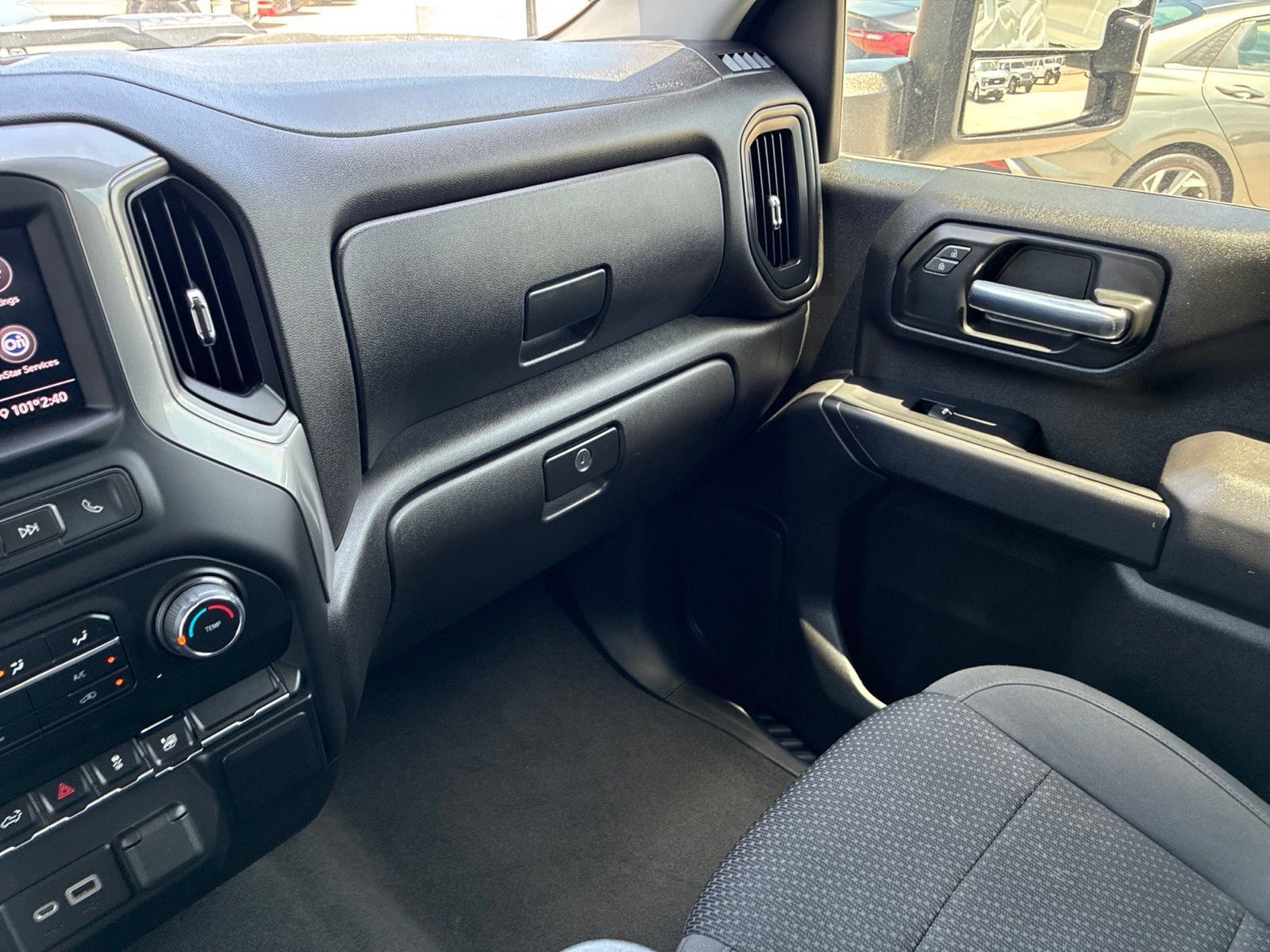 Used 2022 Chevrolet Silverado 2500 Custom w/ Custom Value Package AWD/4WD image 32